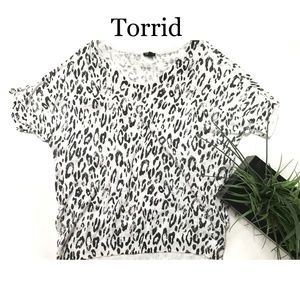 Torrid women crewneck top